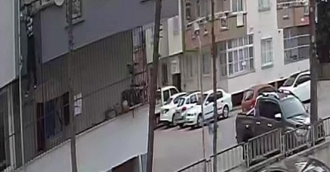 Örümcek gibi binaya tırmanan hırsız: "Ben basit bir kuryeyim"