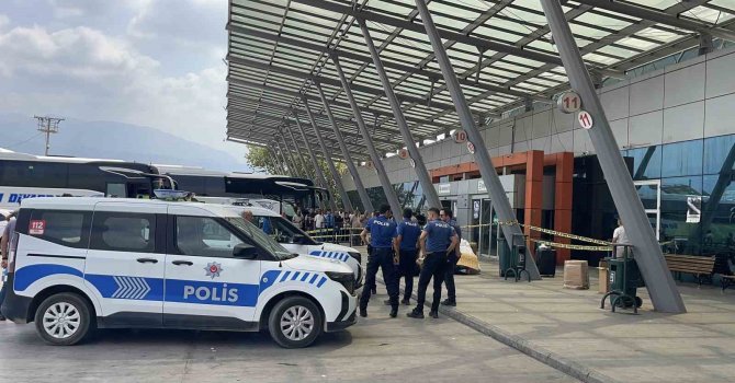 Osmaniye Otogarı’nda baba kızına tüfekle ateş etti