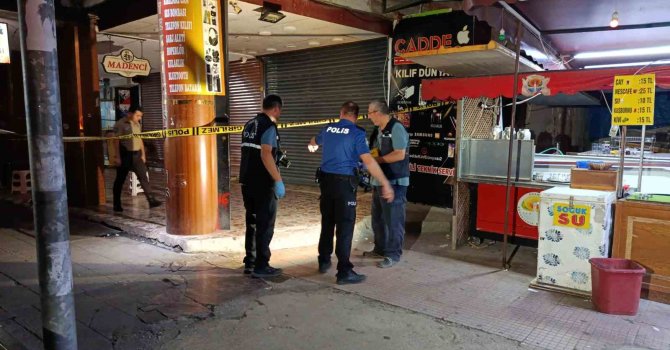 Motosikletli saldırganlar çay ocağını hedef aldı: 2 yaralı