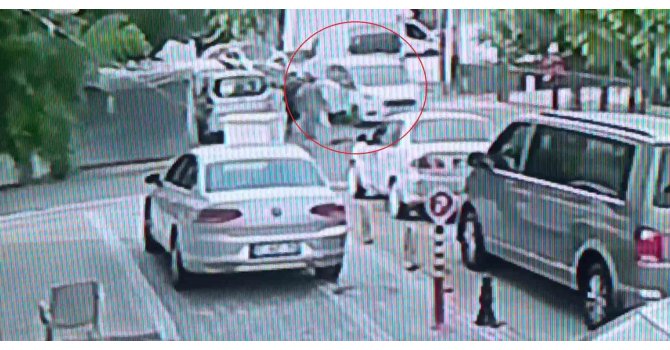 Manavgat’ta hafif ticari araca çarpan patenli çocuk yaralandı