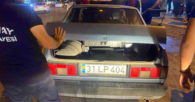 TOFAŞ’ın hurdaya döndüğü kazada 4 kişi yaralandı