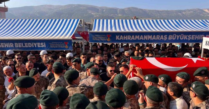 Şehit özel harekat polisi son yolculuğuna uğurlandı