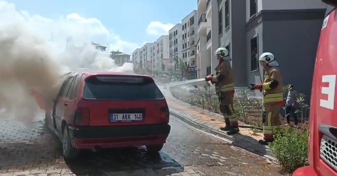 Seyir halindeki Tofaş alev alev yandı