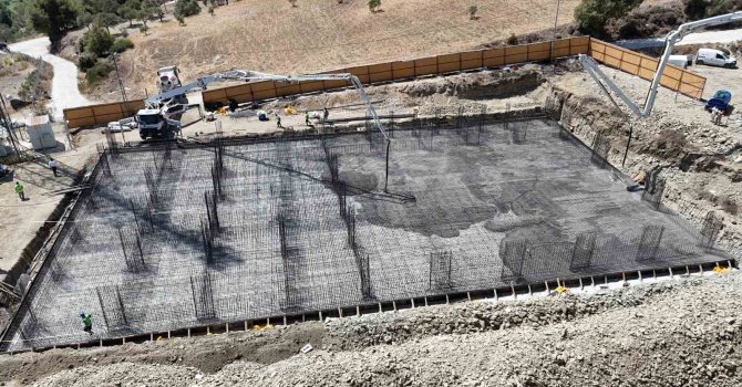 Hatay Büyükşehir Belediyesi, Karlısu Mahallesi’ne çok amaçlı salon inşa ediyor