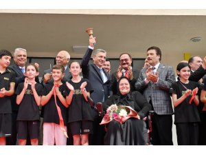 Antalya’da 526 bsin 145 öğrenci için ders zili çaldı