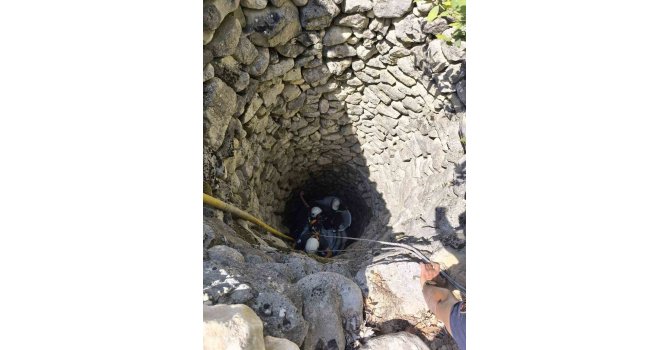 Hatay’da 7 metre derinliğindeki kuyuya düşen kadın kurtarıldı