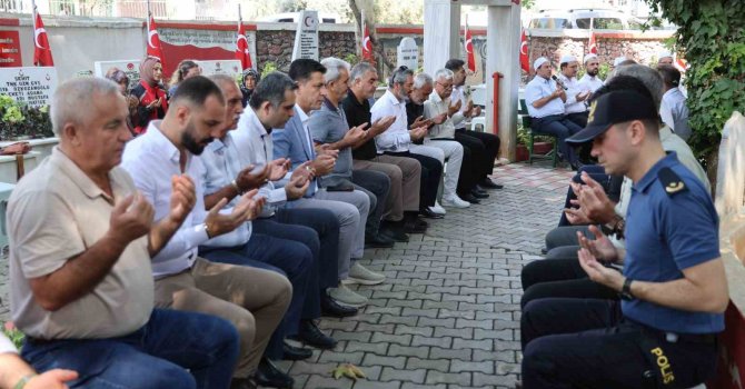 Şehit Ziya Özkozanoğlu kabri başında anıldı