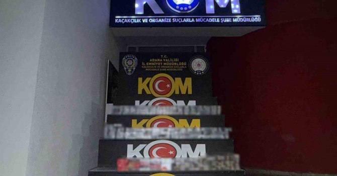 Adana’da 4 bin paket kaçak sigara ele geçirildi: 3 tutuklama