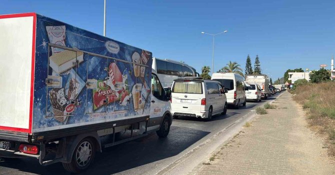 Alanya’da 8 araç birbirine girdi: 10 yaralı