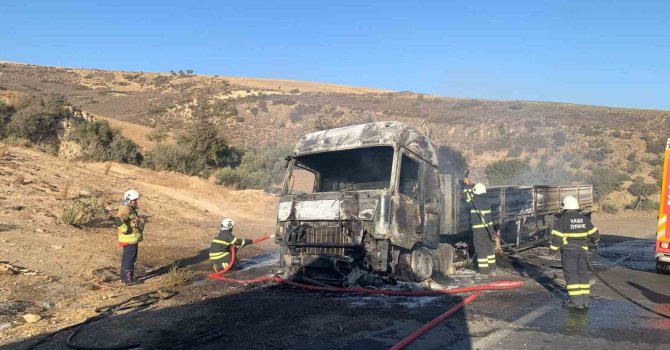 Ekmek teknesi yanan tır sürücüsü göz yaşlarına boğuldu