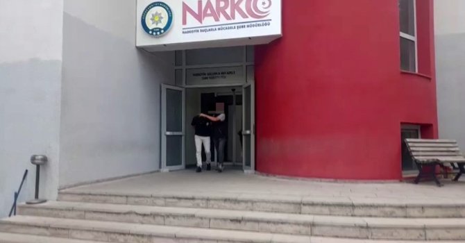 Adana’da torbacı ve kullanıcı 23 hükümlü yakalanıp cezaevine gönderildi