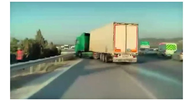 Mersin otoyolda zincirleme kaza kamerada