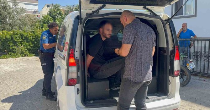 Ailesiyle yolda yürüyen adamı bacaklarından vuran şüpheli adliyeye sevk edildi