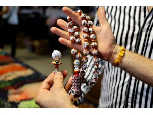 Padişah portreli tespihler görücüye çıktı