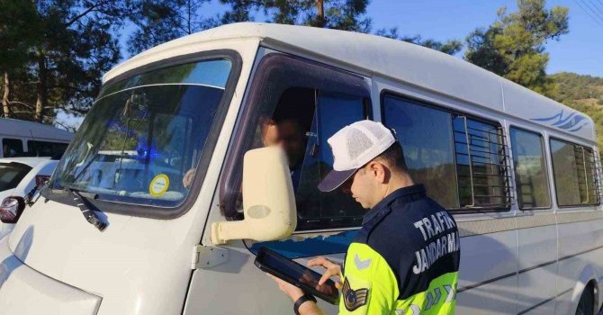 Mersin’de jandarmadan okul servislerinde sıkı denetim