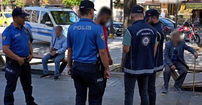 Isparta’da düzensiz göçle mücadele kapsamında huzur uygulaması yapıldı