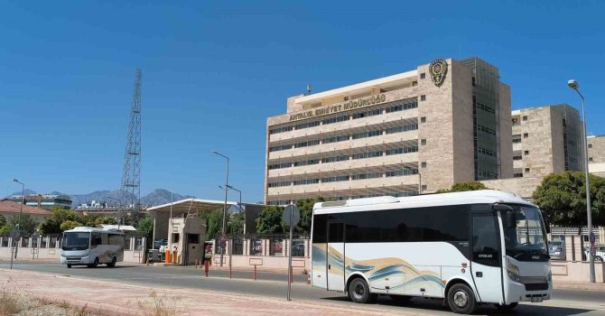 Antalya’daki ‘rüşvet’ soruşturmasında 14 şüpheli adliyeye sevk edildi
