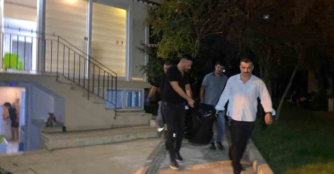 Eski karısını eşarbıyla ve yastıkla boğup polise teslim oldu