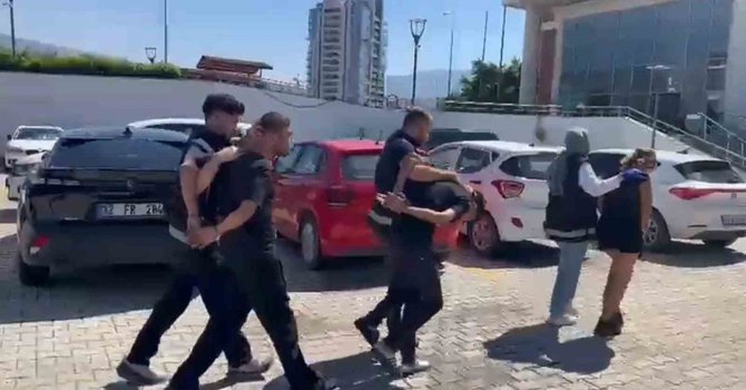 İskenderun’da hapis cezası ile aranan 4 kişi yakalandı