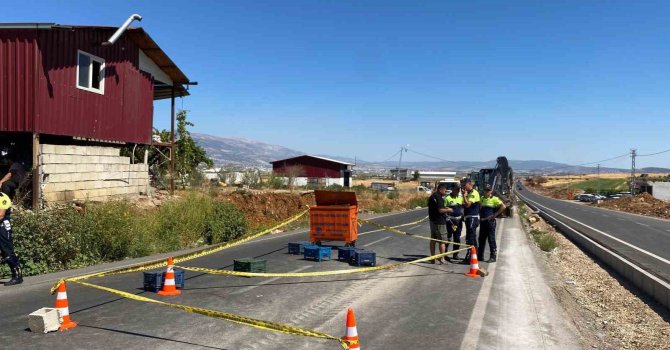 İş makinesi kardeşlere çarptı: 2 yaşındaki Hatice öldü, abisi ağır yaralandı