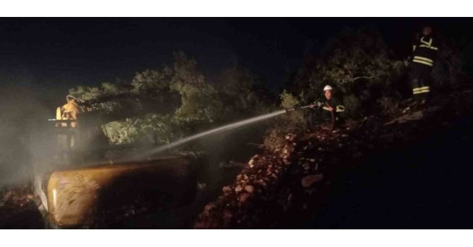 Belen’de iş makinesi yangını