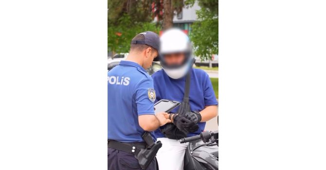 Isparta’da polis denetimlerinde 9 aranan şahıs yakalandı