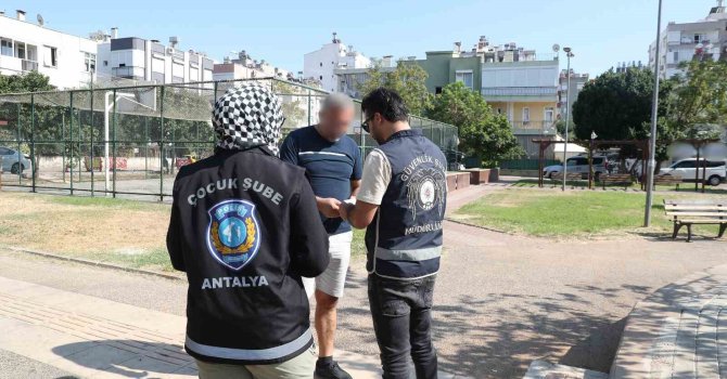 Polisten okul çevreleri ve servis araçlarında sıkı denetim