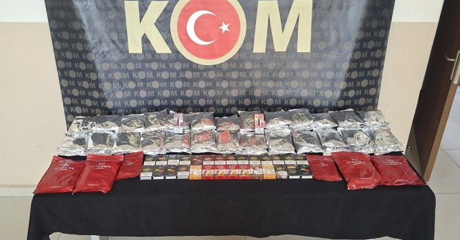 Kargo paketinden 61 kilo kaçak nargile tütünü çıktı