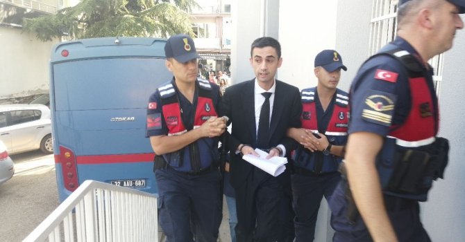 Gelendost Belediyesi zimmet ve rüşvet davasının ilk duruşmasında tahliye kararı çıkmadı