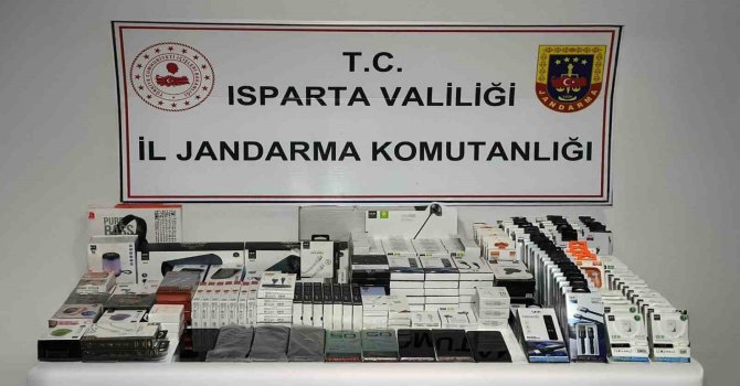 Isparta’da jandarmadan 3 farklı kaçakçılık operasyonunda 4 gözaltı