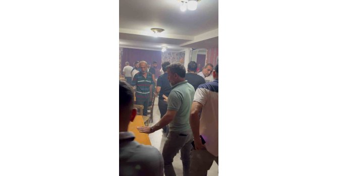 Adana’da çift çelik kapılı kumarhaneye ’koçbaşı’ ile baskın: 49 şahıs yakalandı