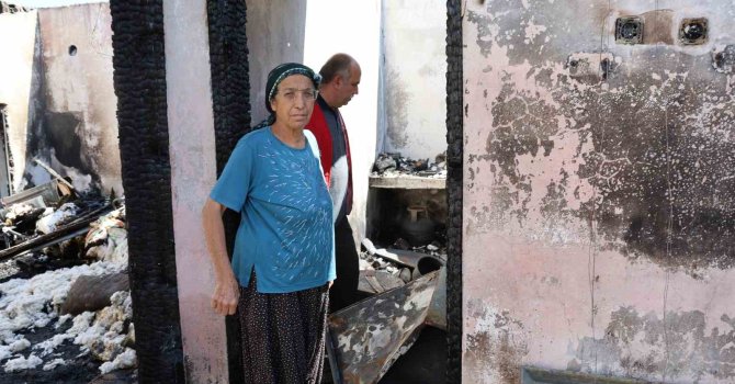 Yangında çocukları kurtardılar, 37 yıllık emek kül oldu