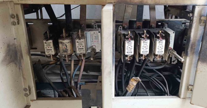 Parktaki trafoda çıkan yangın büyümeden söndürüldü