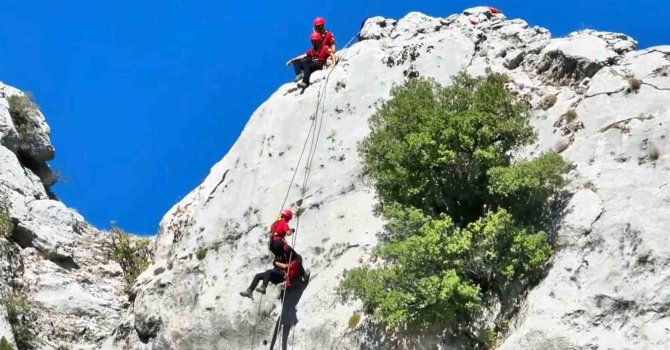Isparta’da Jandarma’dan kayıp şahıs senaryosuna gerçeğini aratmayan tatbikat