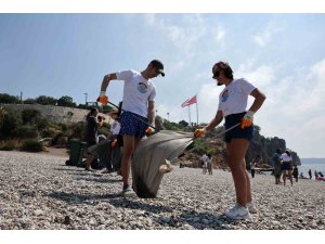 Antalya’da deniz gönüllüleri kıyı temizliğinde buluşacak
