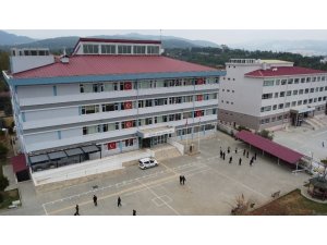 Okullarını el ele vererek yenilediler