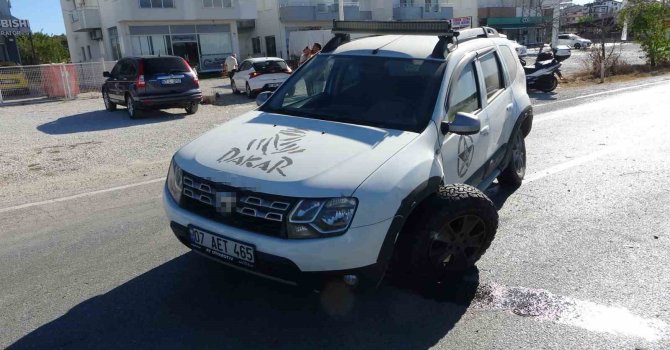 Manavgat’ta 3 araçlı zincirleme kaza