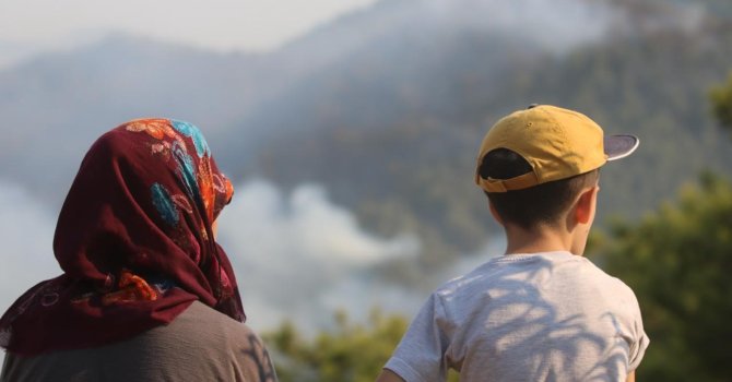 Alanya Kaymakamı Öztürk: "Yaylakonak ve Şıhlar mahallemizdeki yangında söndürme çalışmalarımız devam ediyor"