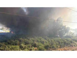 Geri dönüşüm fabrikasındaki yangına havadan da müdahale başladı