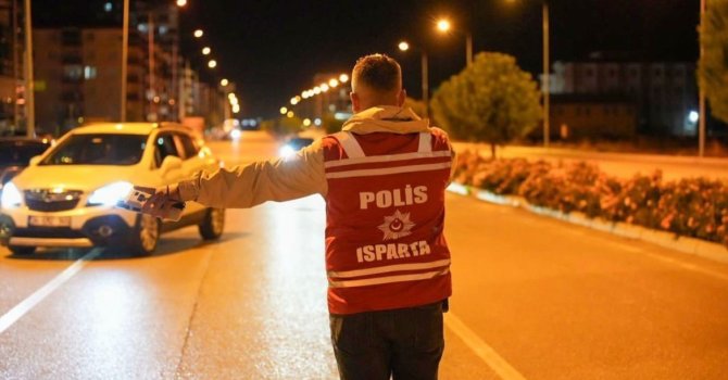 Abartı egzoz ve modifiye araç denetiminde 16 araç sürücüsüne para cezası uygulandı