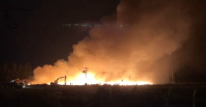 Adana’da geri dönüşüm fabrikasındaki yangın 14 saattir devam ediyor