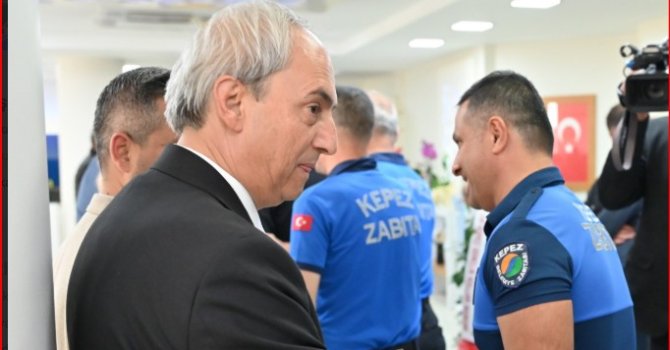 KOCAGÖZ’DEN ÖĞRETMEN KIYIMI