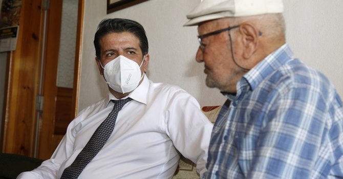 Başkan Genç umut hediye etti