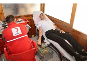 Jandarmadan kan bağışına destek