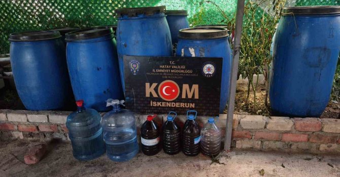 Hatay’da bin 250 litre fermente halde sahte içki ele geçirildi
