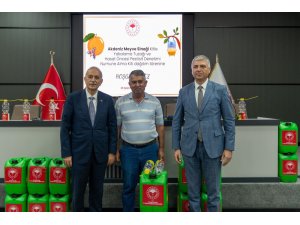 Üreticiye, Akdeniz meyve sineği tuzağı dağıtıldı