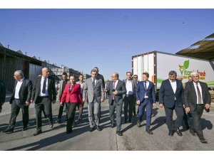 Antalya Toptancı Halleri’nin ilk 8 ayında yaklaşık 20 milyar TL işlem hacmine ulaşıldı