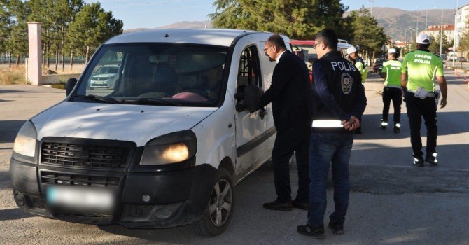 Yalvaç’ta motosiklet ve servis araçlarına yönelik denetimde 392 bin 279 TL para cezası kesildi