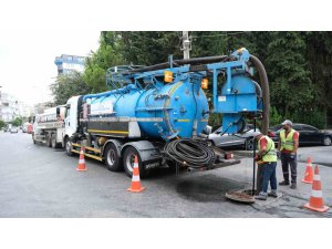 Alanya’da yağmur suyu hatları robot kamera ve kombine araçlarla temizleniyor