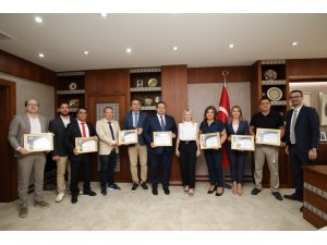 Rektör Özkan, buluşlarıyla ödül alan öğretim üyelerini tebrik etti